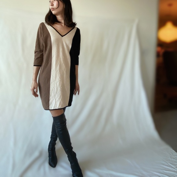 BUSINESS CASUAL CLASSY MID LENGTH WOOL DUAL TONE DRESS - Picture 2 of 5